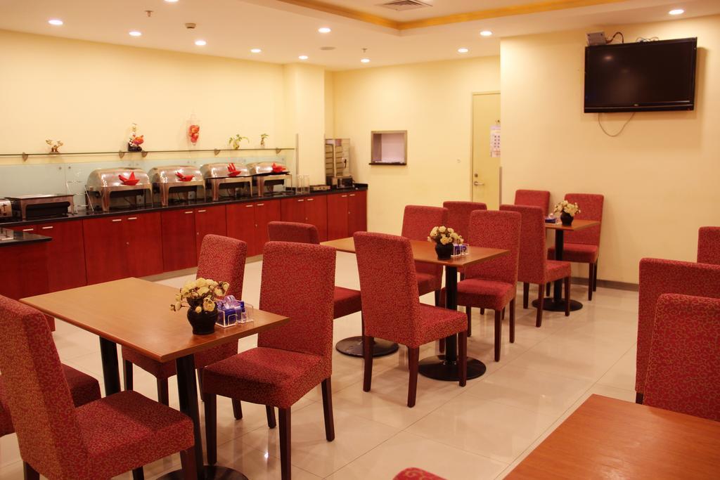 Hanting Express Shenyang Xizhong Street Bagian luar foto